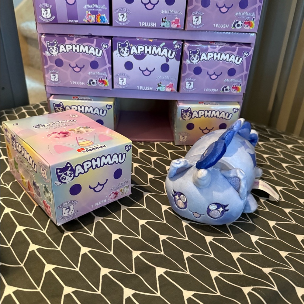 Aphmau Limited Edition Purple Unicorn Cat